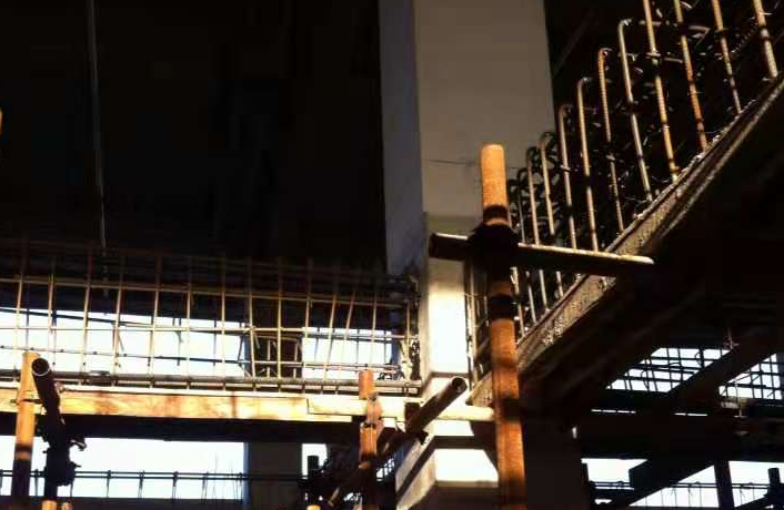 青岛一厂房梁柱截面加大施工